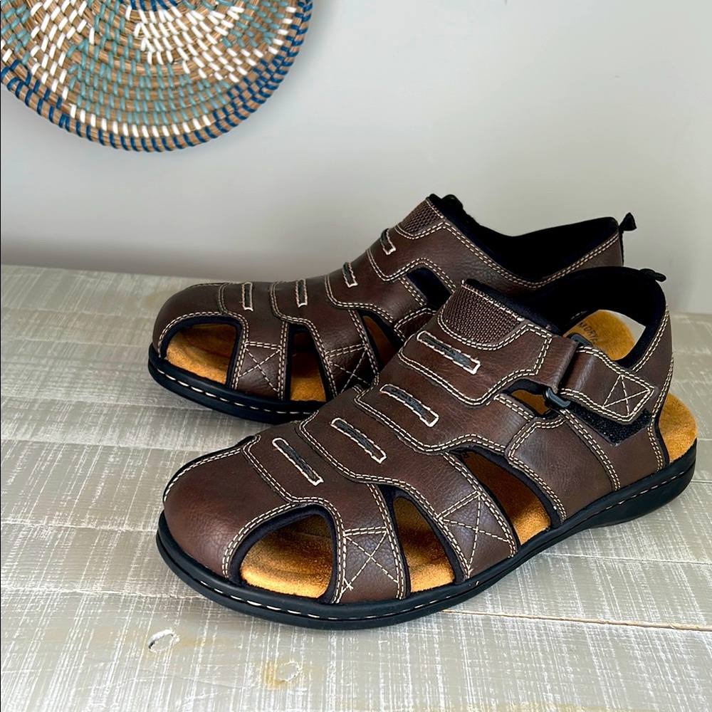 EUC- Like New!- Mens Size 10M Dockers Fisherman Sandals
